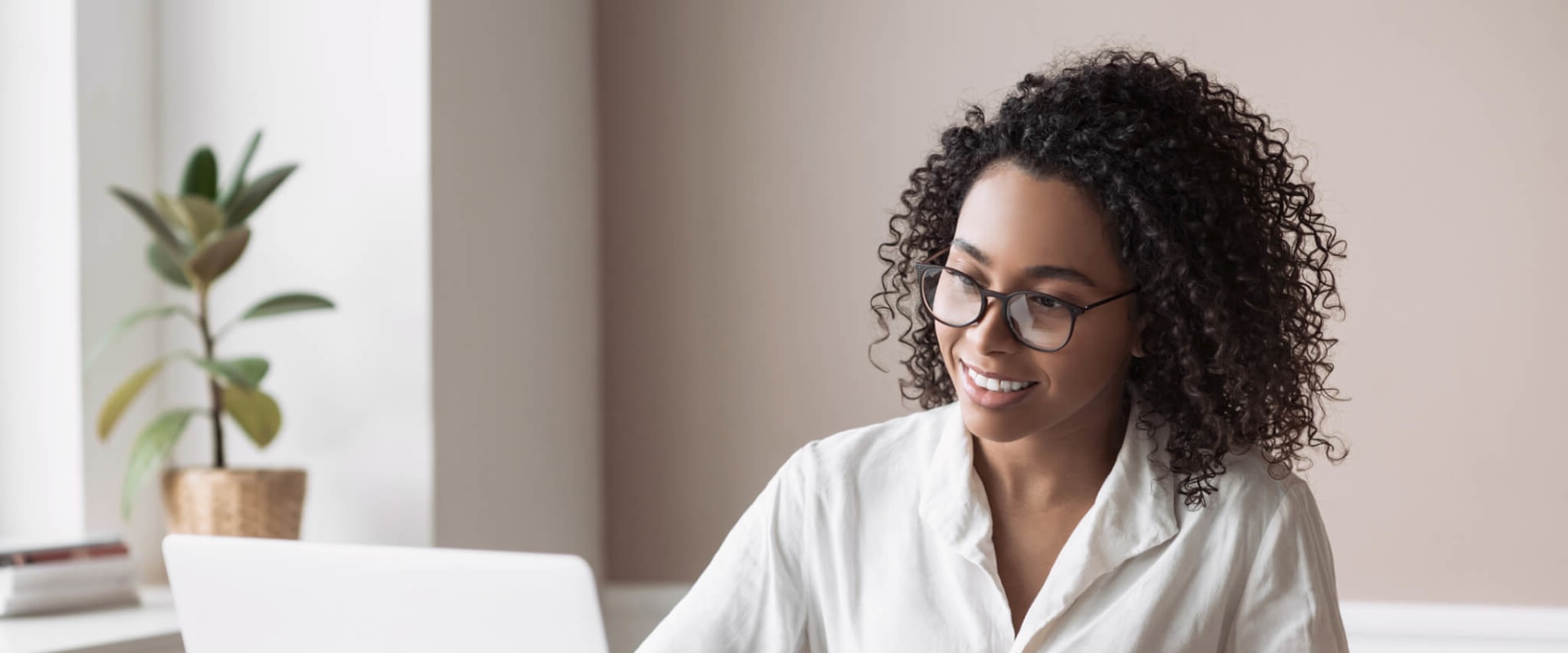 How do property managers make money?